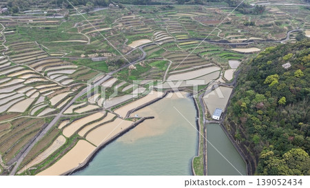 沿海附近的梯田 沿海附近的梯田 139052434