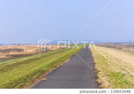 2026 年 3 月,沃塔拉塞洪氾區週邊地區在控制燃燒後的情況。 2026 年 3 月,沃塔拉塞洪氾區週邊地區在控制燃燒後的情況。 139052646