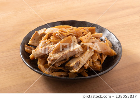 叉燒(烤豬肉)和筍乾 叉燒(烤豬肉)和筍乾 139055837