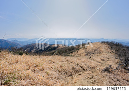 三州山的山脊 三州山的山脊 139057353