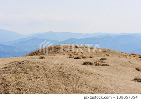 三州山的山脊 139057354
