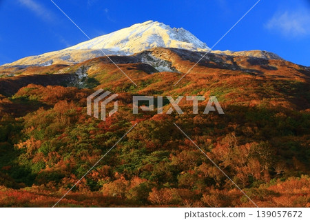 秋季的鳥海山，正值秋葉最絢爛的時刻。 139057672