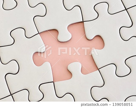 Jigsaw puzzle (pink) 139058051