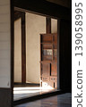 Old, retro Japanese-style wooden buildings and antique chests of drawers 139058995