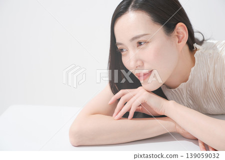 Beautiful woman portrait Beautiful woman portrait 139059032