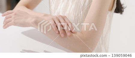 A close-up of a beautiful arm (banner) A close-up of a beautiful arm (banner) 139059046