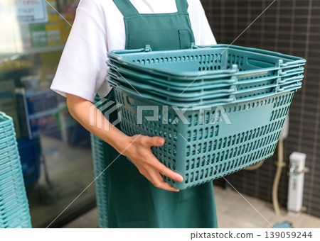 Part-time job 139059244