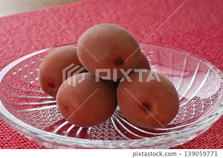 Crispy plum Crispy plum 139059771