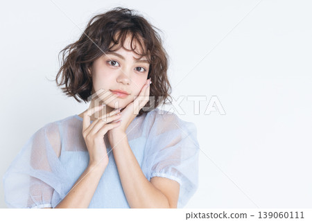 Beauty image: Portrait of a young woman Beauty image: Portrait of a young woman 139060111