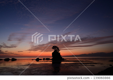 富山縣高岡市恩奈岩 139060866