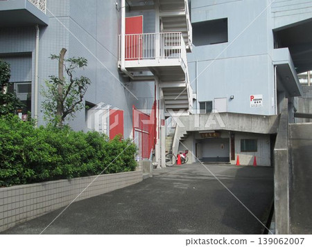 Large-scale condominium repair scaffolding work, large-scale repair scaffolding work from the perspective of residents, safety first, dangerous in strong winds 139062007