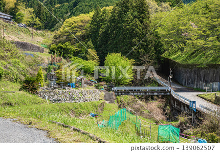 奈良縣高市郡飛鳥村神村地區的春季鄉村景色 139062507