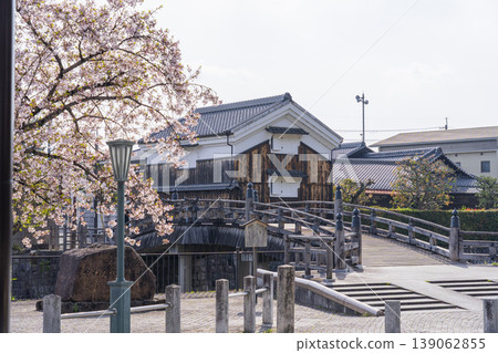 Kyoto, Yawata City: Yasui Bridge and cherry blossoms 139062855