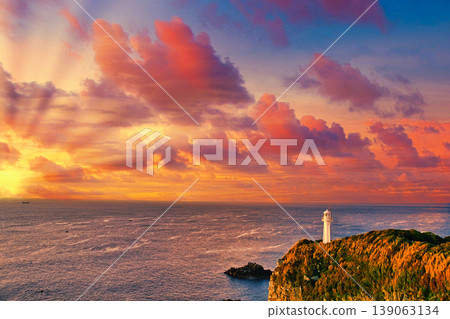 清晨,蘆之岬和太平洋的景色美不勝收。 清晨,蘆之岬和太平洋的景色美不勝收。 139063134