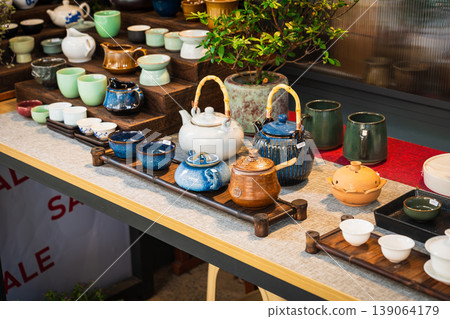 台北永康街一家茶館的展示 139064179