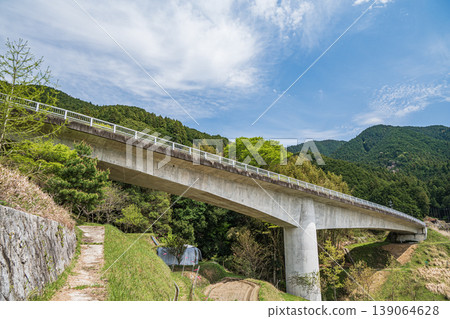Kitsuwaki Bridge, located in the Kamura district of Asuka Village, Nara Prefecture. 139064628