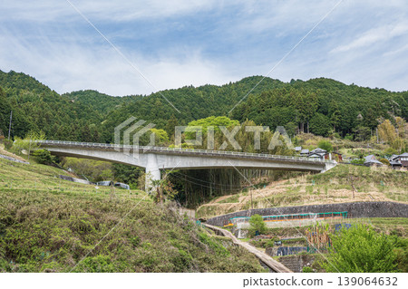 位於奈良縣飛鳥村神村郡的喜貴橋。 位於奈良縣飛鳥村神村郡的喜貴橋。 139064632