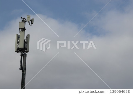 Mobile phone base station (5G Sub6 and mmWave available) (left justified) Mobile phone base station (5G Sub6 and mmWave available) (left justified) 139064638
