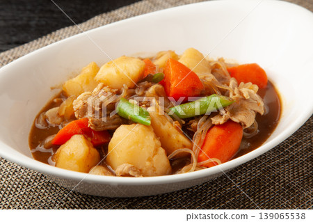 Curry meat and potato stew 139065538