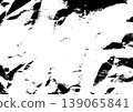 具有皺巴巴的舊紙張質感的單色背景紋理。 139065841