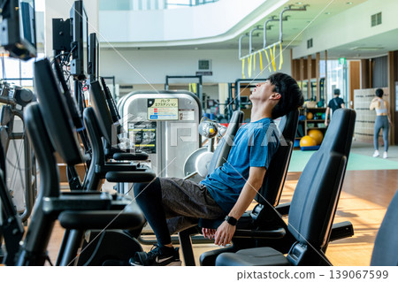 Men training 139067599