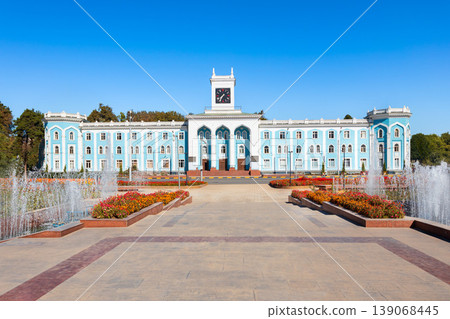 Tajik State Institute of Fine Arts and Design 139068445