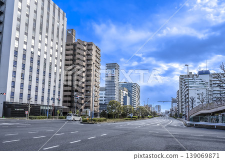 The scenery of Dai-ichi Keihin and the surrounding business district around Omori-Kaigan Station. The scenery of Dai-ichi Keihin and the surrounding business district around Omori-Kaigan Station. 139069871