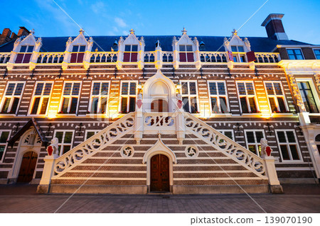 Stadhuis city hall in Alkmaar town centre, Netherlands Stadhuis city hall in Alkmaar town centre, Netherlands 139070190