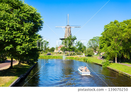 Molenmuseum De Valk windmill in Leiden town, Netherlands Molenmuseum De Valk windmill in Leiden town, Netherlands 139070250
