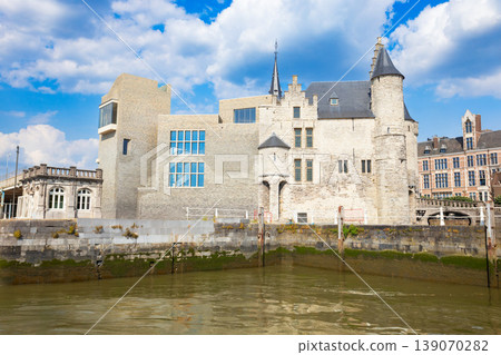 Het Steen medieval fortress in Antwerp city, Belgium Het Steen medieval fortress in Antwerp city, Belgium 139070282