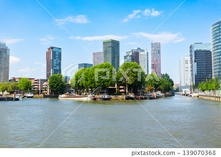 Panoramic view of the city skyline and skyscrapers in Rotterdam 139070368