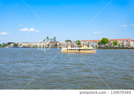 Panoramic view of the city skyline and skyscrapers in Rotterdam 139070369