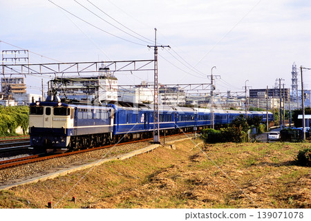 2007: EF651104 Blue Train Ginga running on the Tokaido Line 139071078