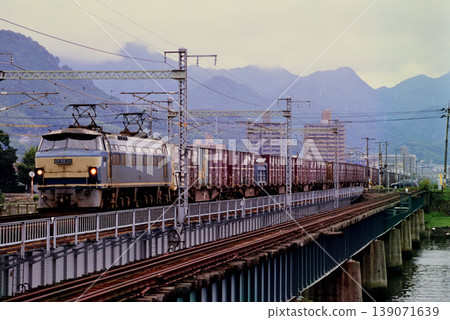 2007年:EF6620次貨櫃貨運列車在三洋本線上運行 2007年:EF6620次貨櫃貨運列車在三洋本線上運行 139071639