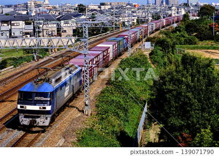 2007年:EF210-10型貨櫃貨運列車在東海道線上運行 2007年:EF210-10型貨櫃貨運列車在東海道線上運行 139071790