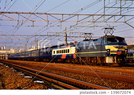2007年:EF6649次藍色列車那霸/曉號行駛於東海道線 2007年:EF6649次藍色列車那霸/曉號行駛於東海道線 139072074