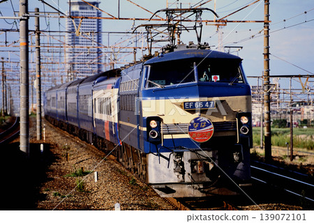 2007: EF6647 Blue Train Naha/Akatsuki running on the Tokaido Line 2007: EF6647 Blue Train Naha/Akatsuki running on the Tokaido Line 139072101