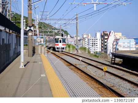 Sanyo Electric Railway Sanyo Taki-no-Chaya Station platform in Tarumi Ward, Kobe City 139072197