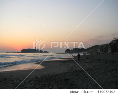 海上和江之島的日落 海上和江之島的日落 139072302