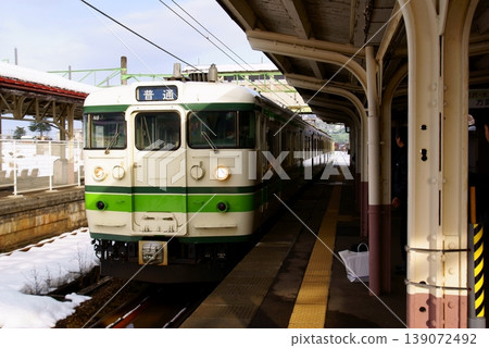 115 series train arriving at the station 115 series train arriving at the station 139072492