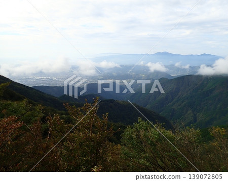 A traverse from Yabitsu Pass to Mt. Tonodake in late September (Hadano City, Kanagawa Prefecture) 139072805