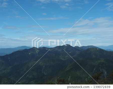 A traverse from Yabitsu Pass to Mt. Tonodake in late September (Hadano City, Kanagawa Prefecture) 139072839