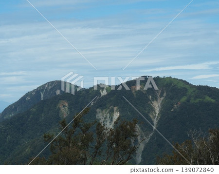 A traverse from Yabitsu Pass to Mt. Tonodake in late September (Hadano City, Kanagawa Prefecture) 139072840