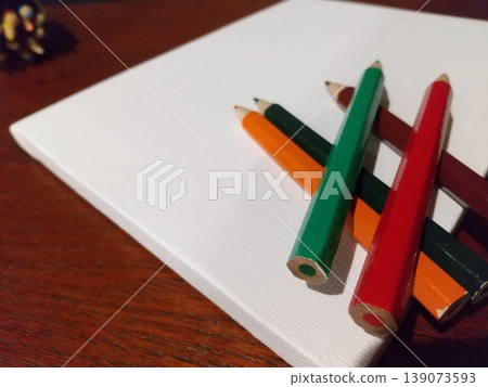 色鉛筆和畫布著色 139073593