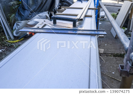 Siding boards and cutting tools for exterior wall construction Siding boards and cutting tools for exterior wall construction 139074275
