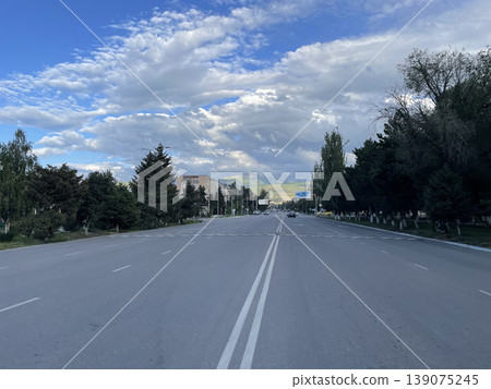 吉爾吉斯斯坦卡拉科爾的街道 吉爾吉斯斯坦卡拉科爾的街道 139075245