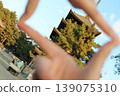 透過指框觀賞五層寶塔：展現日本秋季的趣味一瞥。 139075310