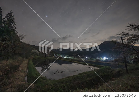 The beautiful night cherry blossoms in Tojo-cho, Shobara City, Hiroshima Prefecture, Japan The beautiful night cherry blossoms in Tojo-cho, Shobara City, Hiroshima Prefecture, Japan 139078549