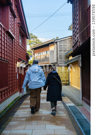 The backs of a couple walking through Higashi Chaya District The backs of a couple walking through Higashi Chaya District 139078598