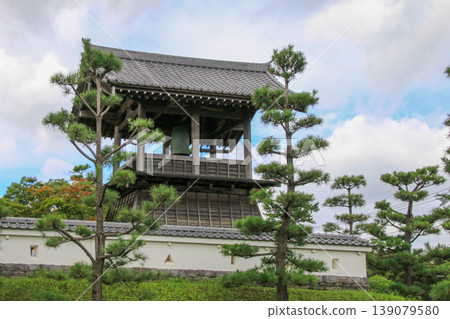 Oshiro 139079580